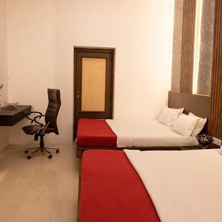Empire Royale Hotel Bombay Exterior foto